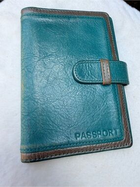 Vintage Y2K DANIER Blue leather passport holder wallet Women’s